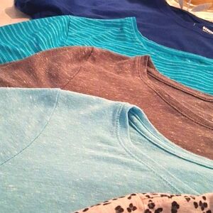 5 Pc T Shirt Set .Small